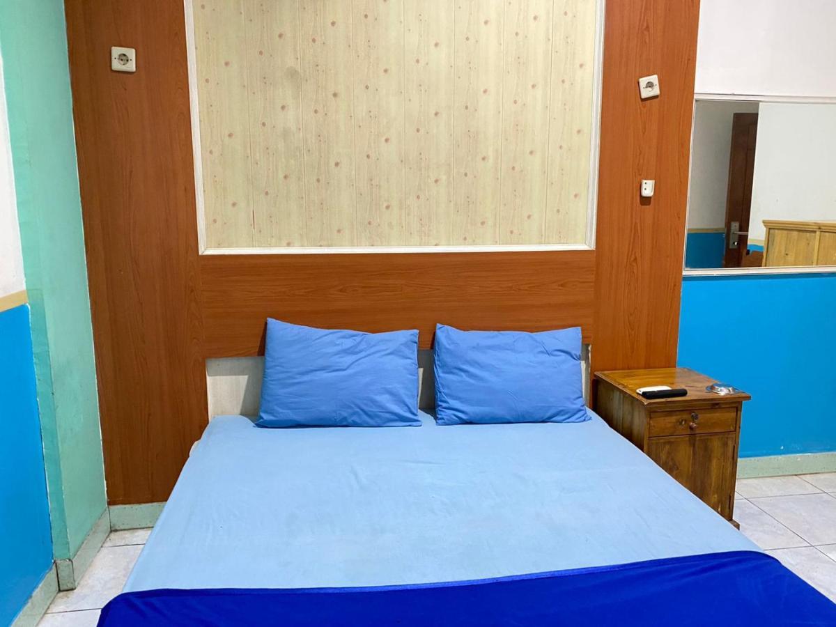 Hotel Sahabat 2 Джакарта Екстериор снимка