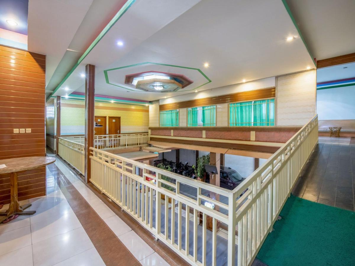Hotel Sahabat 2 Джакарта Екстериор снимка