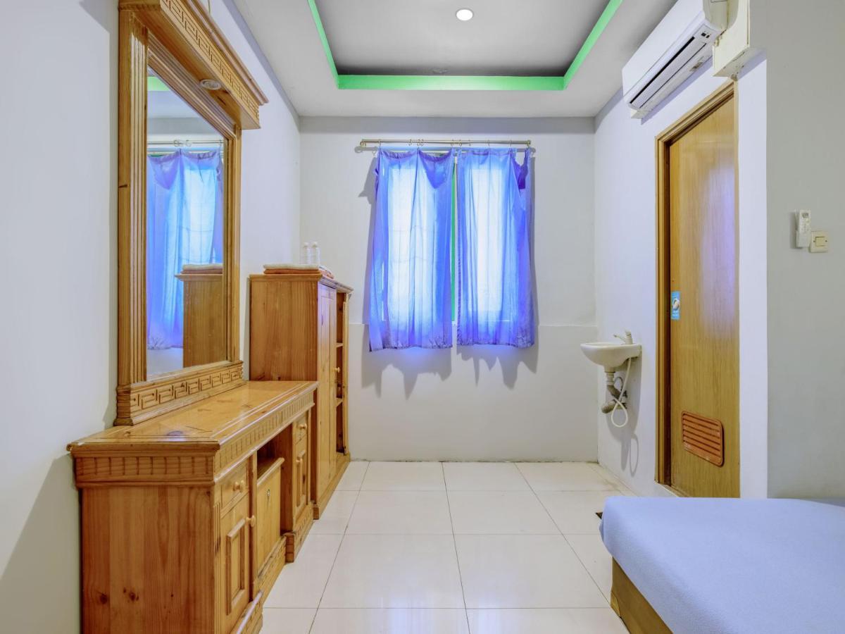 Hotel Sahabat 2 Джакарта Екстериор снимка