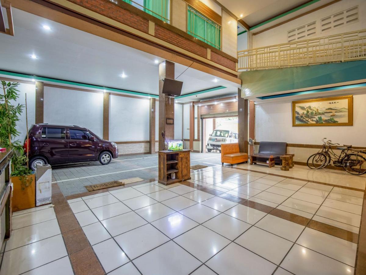 Hotel Sahabat 2 Джакарта Екстериор снимка