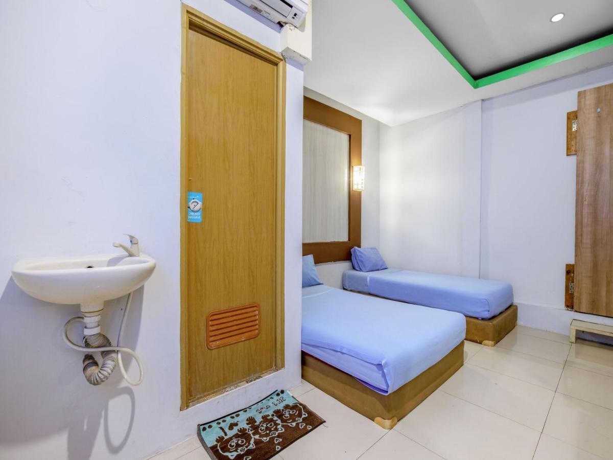Hotel Sahabat 2 Джакарта Екстериор снимка