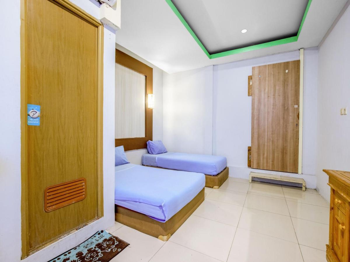 Hotel Sahabat 2 Джакарта Екстериор снимка